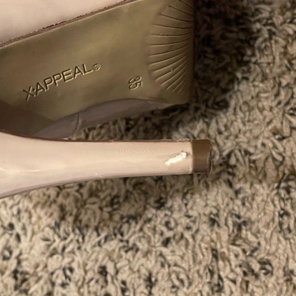 Nude Heels - Picture 3 of 4